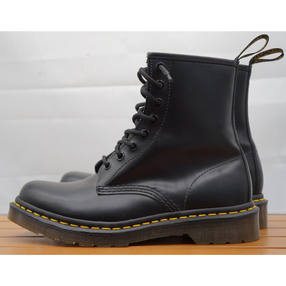 New! DR Martens Womens Size 7 Mens 6 1460 Smooth Leather Lace Up Boot Black main image 6